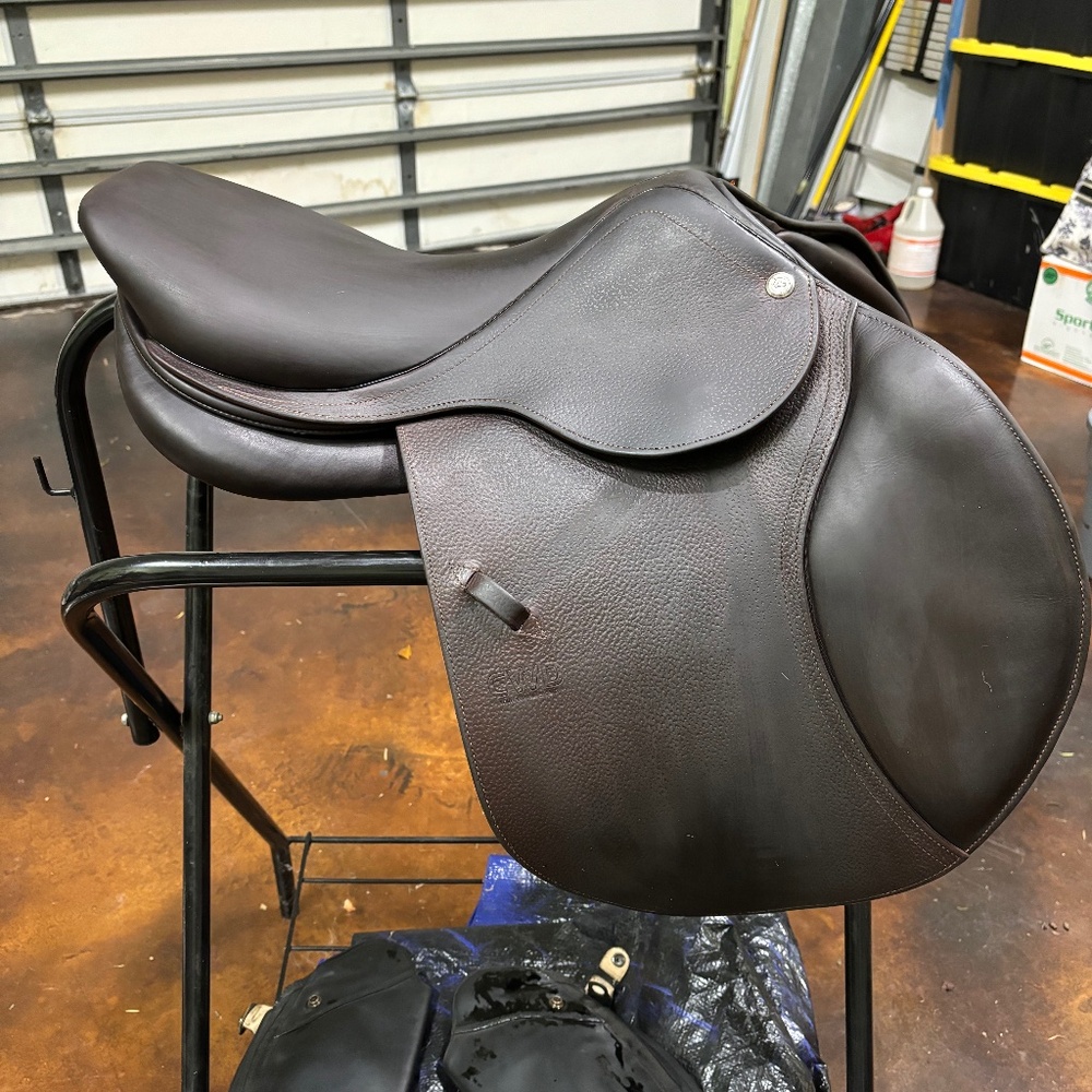 CWD jumping saddle 17.5 inch